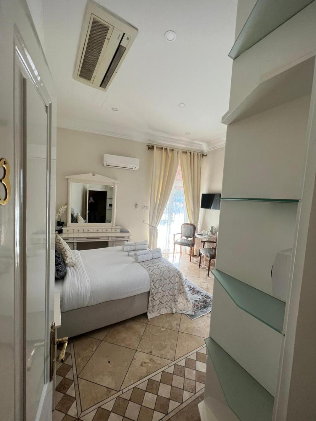 Lord'S Residence Boutique Hotel Kirenia Zewnętrze zdjęcie